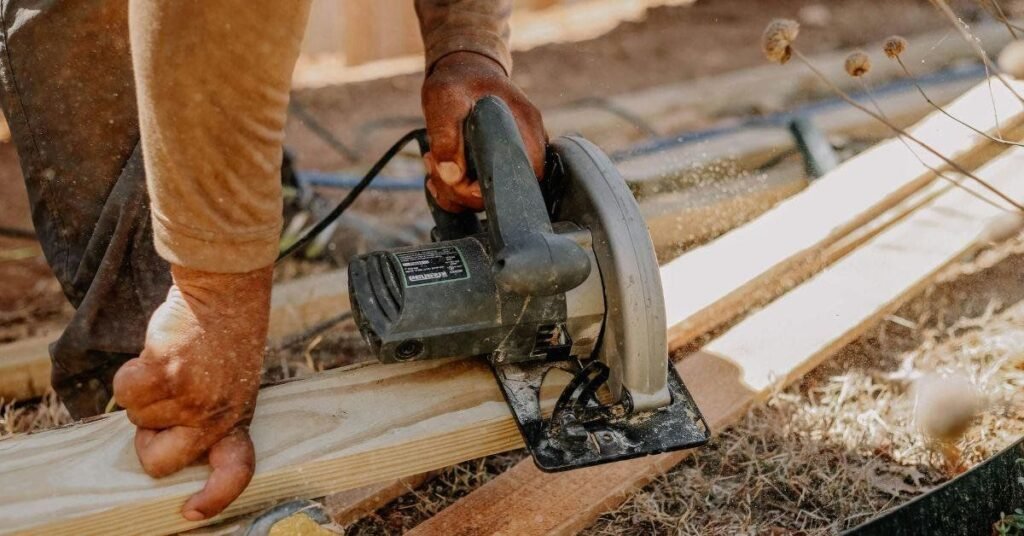 Selecionamos as melhores serras circulares elétricas custo-benefício, para você não errar na escolha.